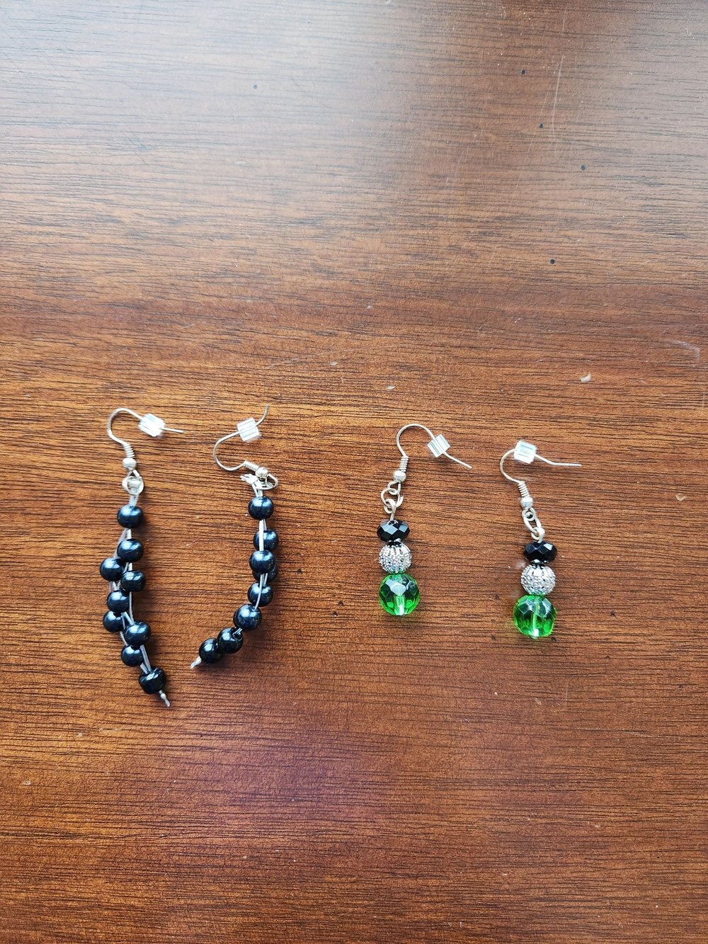 💎Handmade Black and Green Beaded Drop Earrings - Set of 2 Pairs